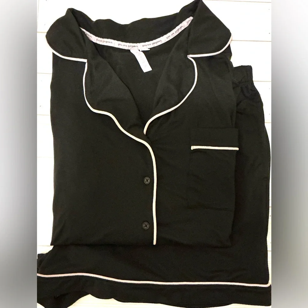 Women's Black Pajama / Loungewear Set with Lavender colored Trim - Picture 14 of 14